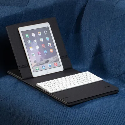Складной стол для ноутбука с беспроводной зарядкой Kickstand Table, серый — фото 10